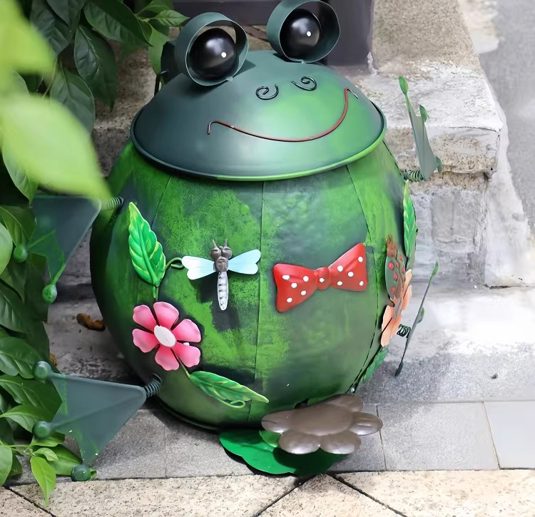 Smeedijzeren prullenbak buiten - Gardening Tools Cartoon recensie en prijs